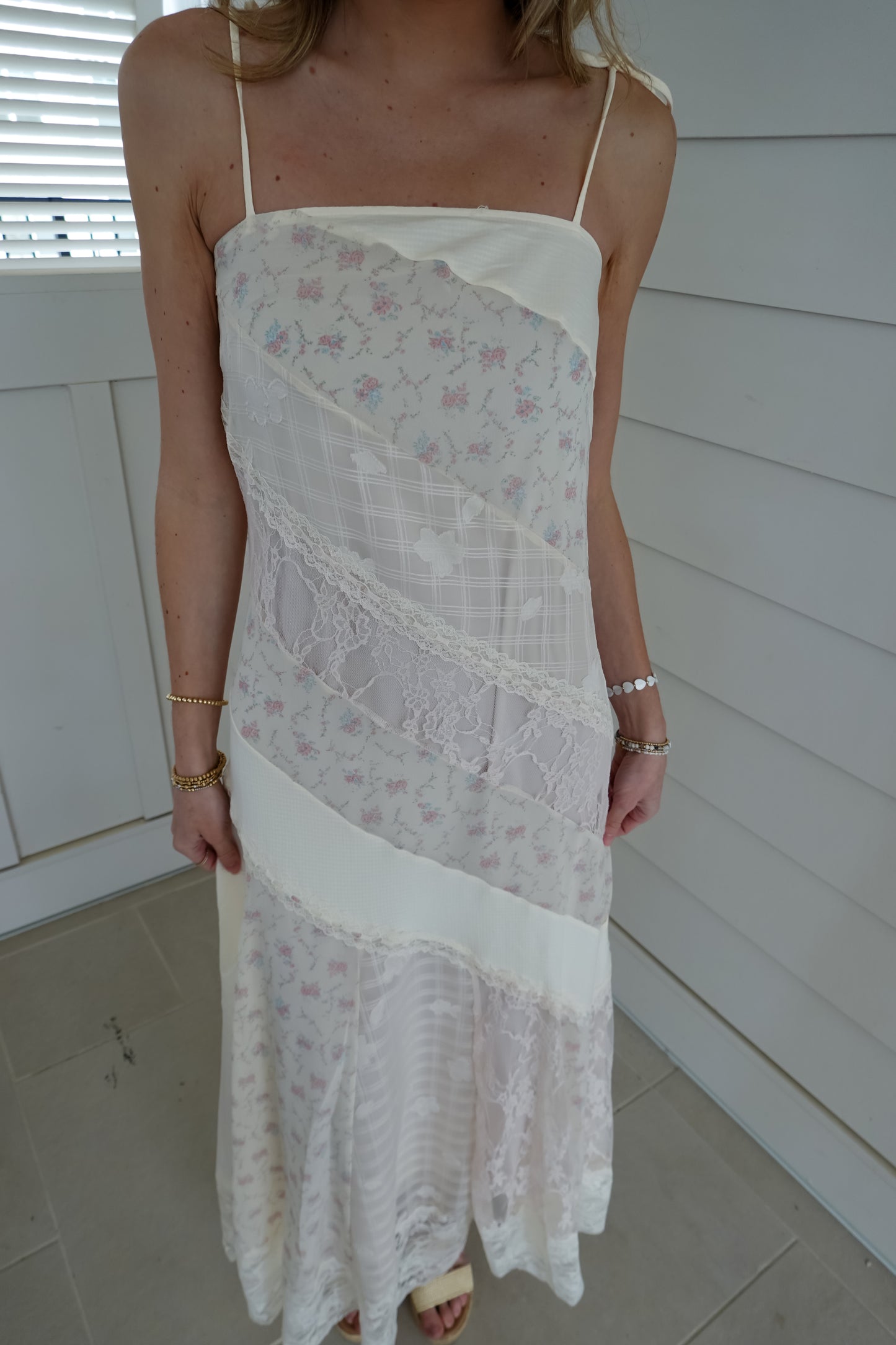 Floral & Lace Sleeveless Maxi Dress