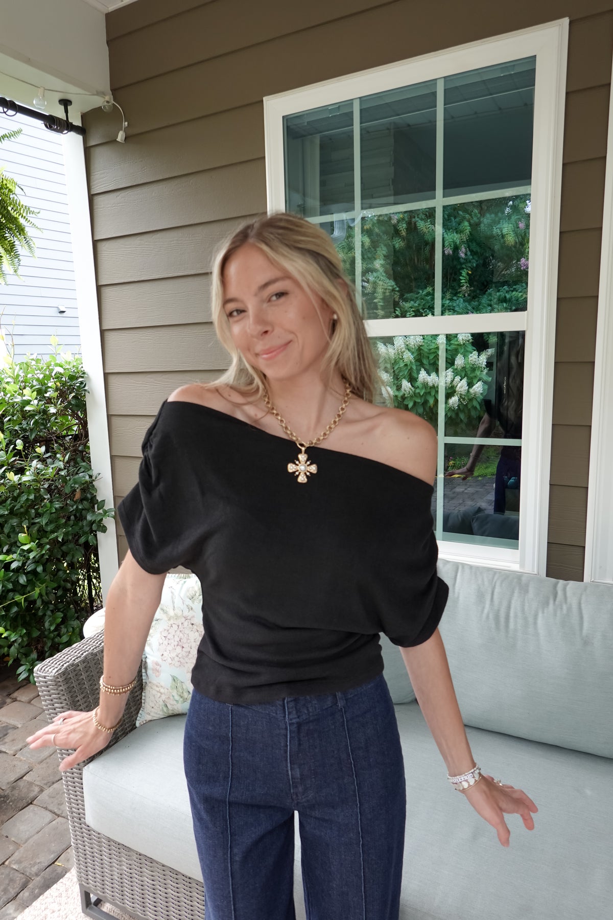One-Shoulder Ruched Short Sleeve Knit Top
