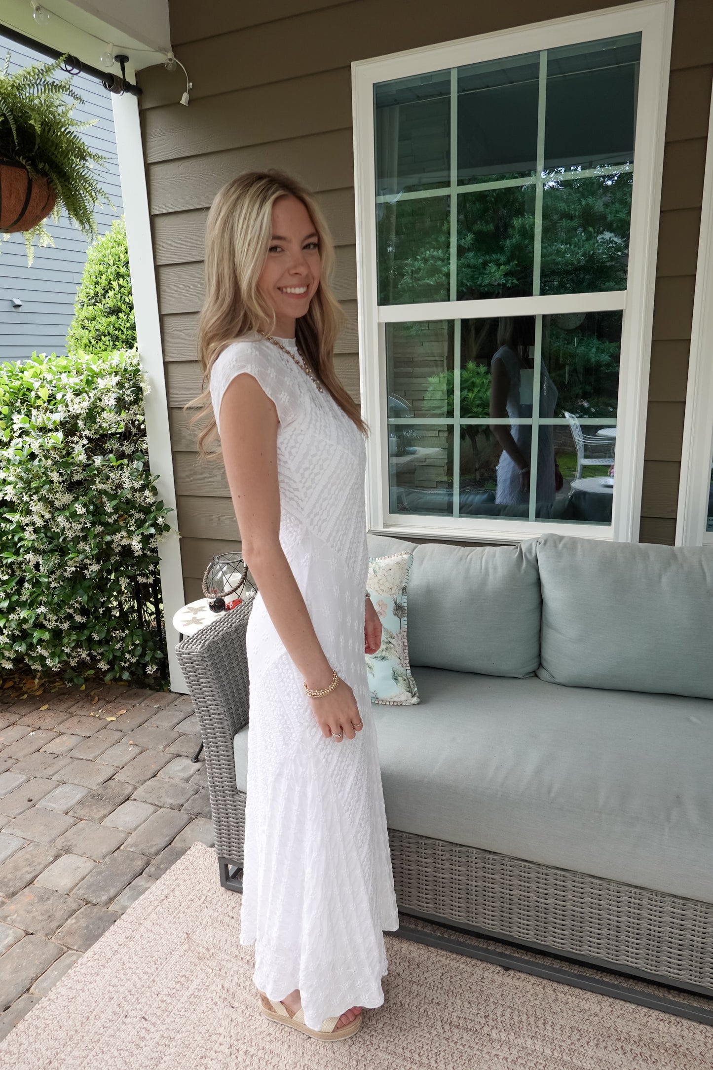 Cap Sleeve Maxi Lace Dress