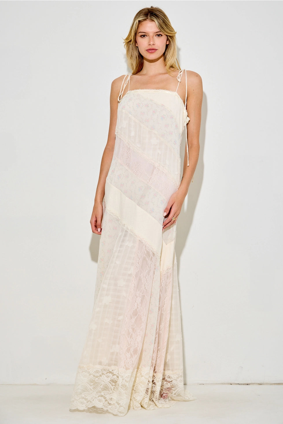 Floral & Lace Sleeveless Maxi Dress